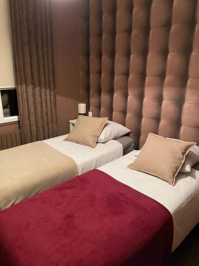 Les 3 Rois By Yy Hotel Villers-Bocage  Luaran gambar